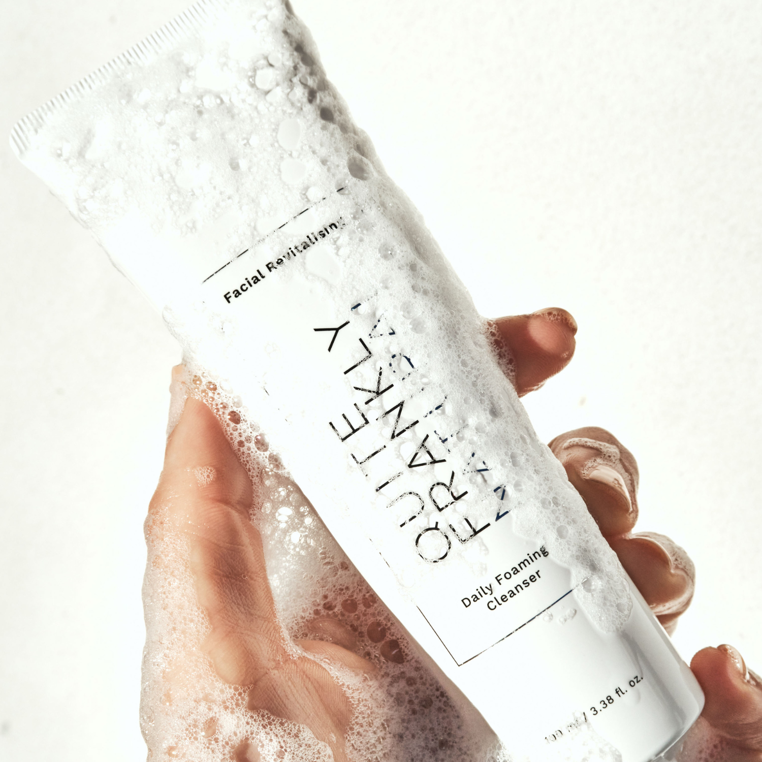 REVITALISING DAILY FOAMING CLEANSER